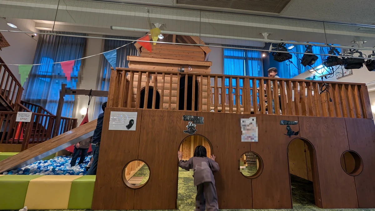 ホテルナトゥールヴァルト富良野 アソビバ ホテルナトゥールヴァルト富良野の子ども向け遊び場「アソビバ」、充実した遊具で子連れ家族に人気